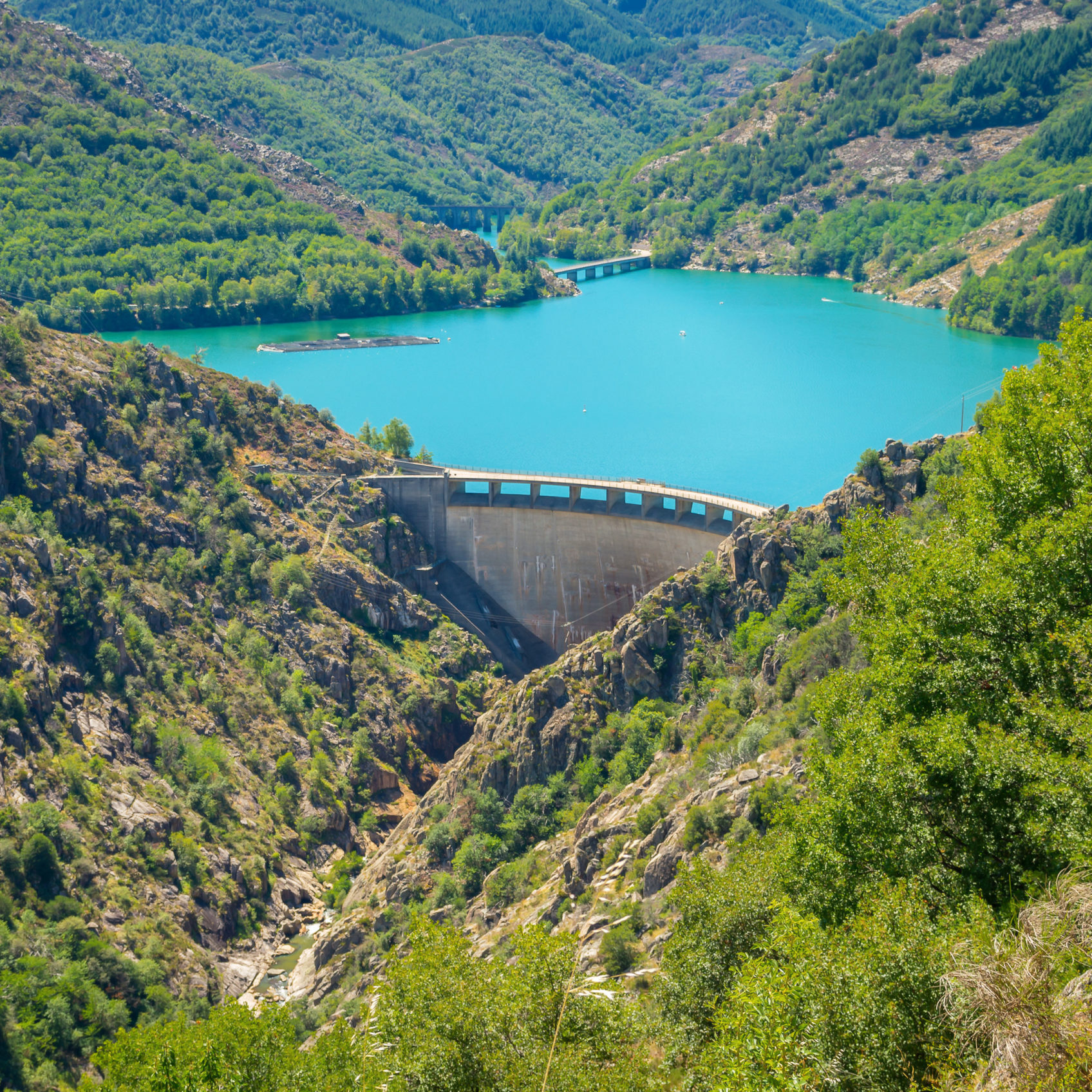 Lac de Villefort vu du Belvédère de la Ranchine,Occitanie 